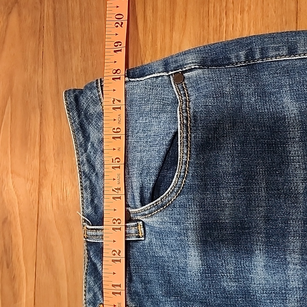CAbi Cropped High Straight Distressed Jeans sz 12 - Picture 5 of 15